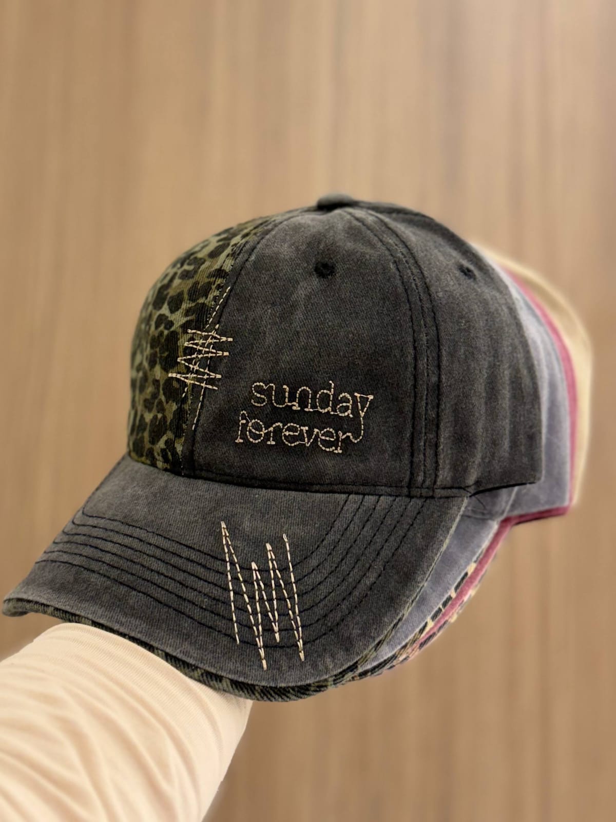 Stylish cap with a modern leopard touch