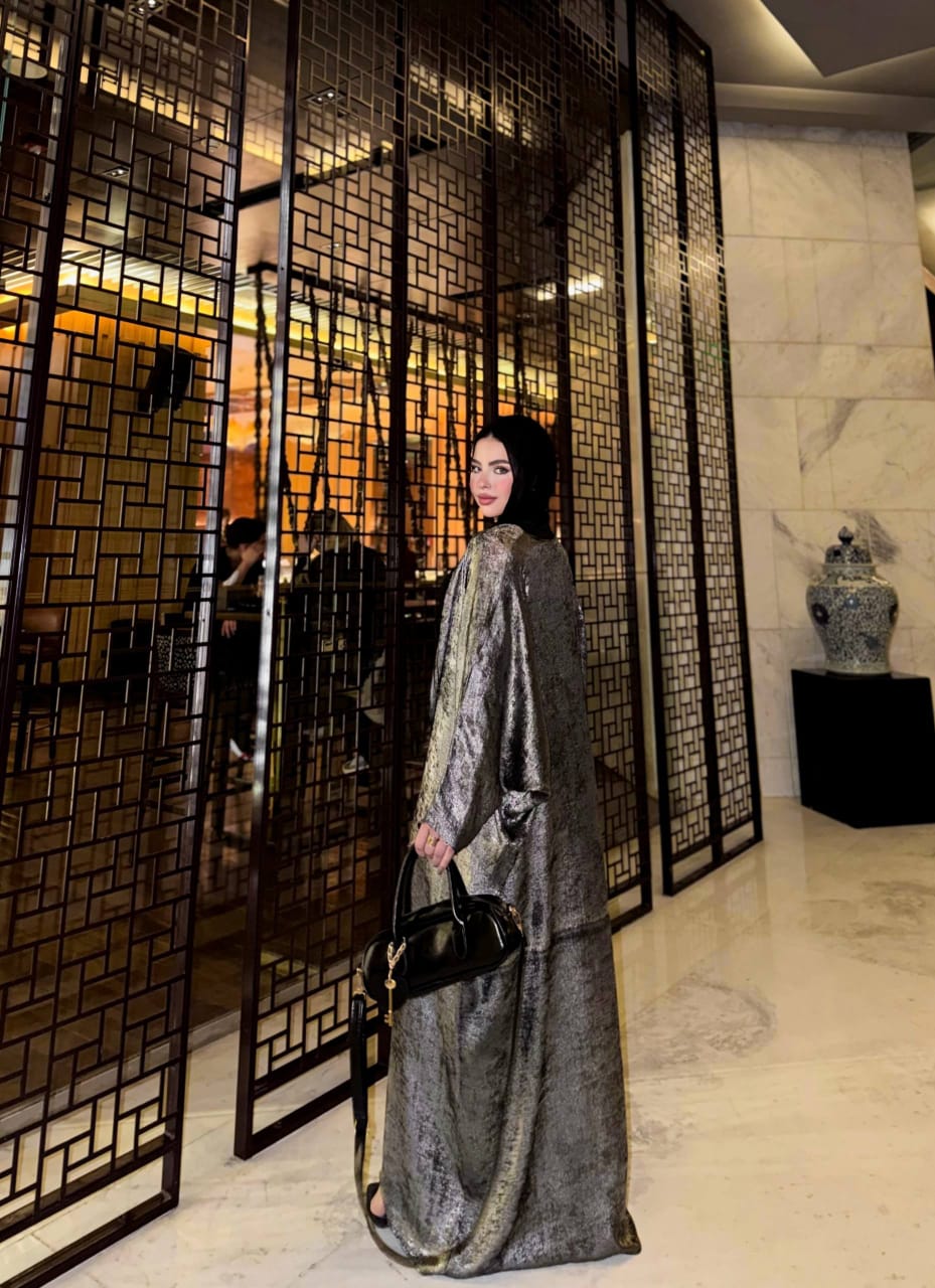 Shinning nights need  silver metallic Abaya