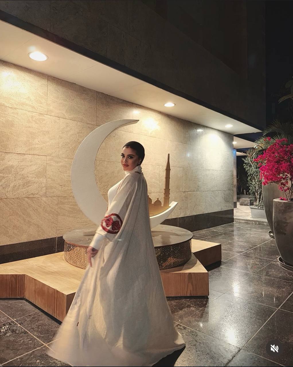 Linen Kaftan *appliqué