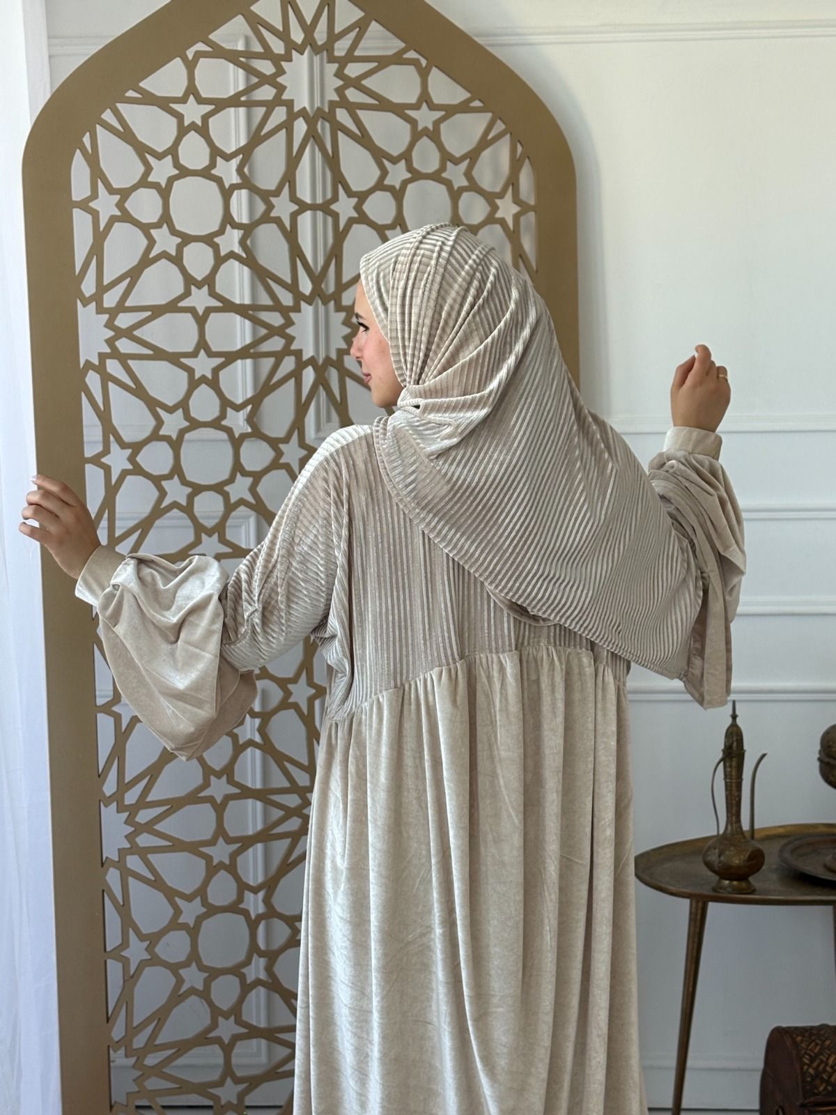 pleated velvet abaya