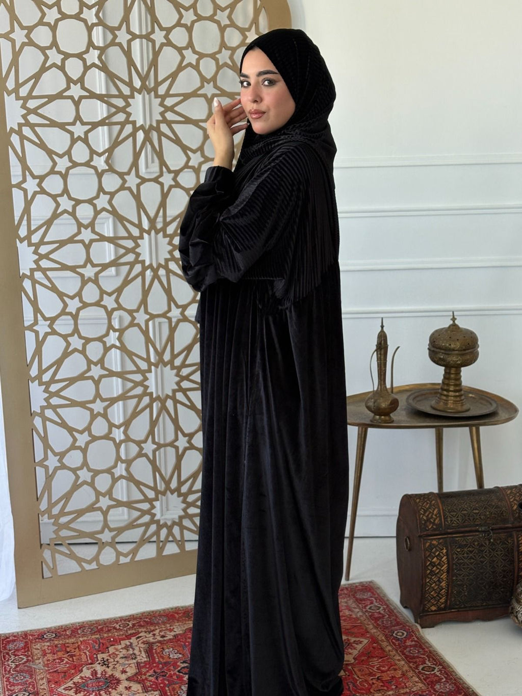 pleated velvet abaya