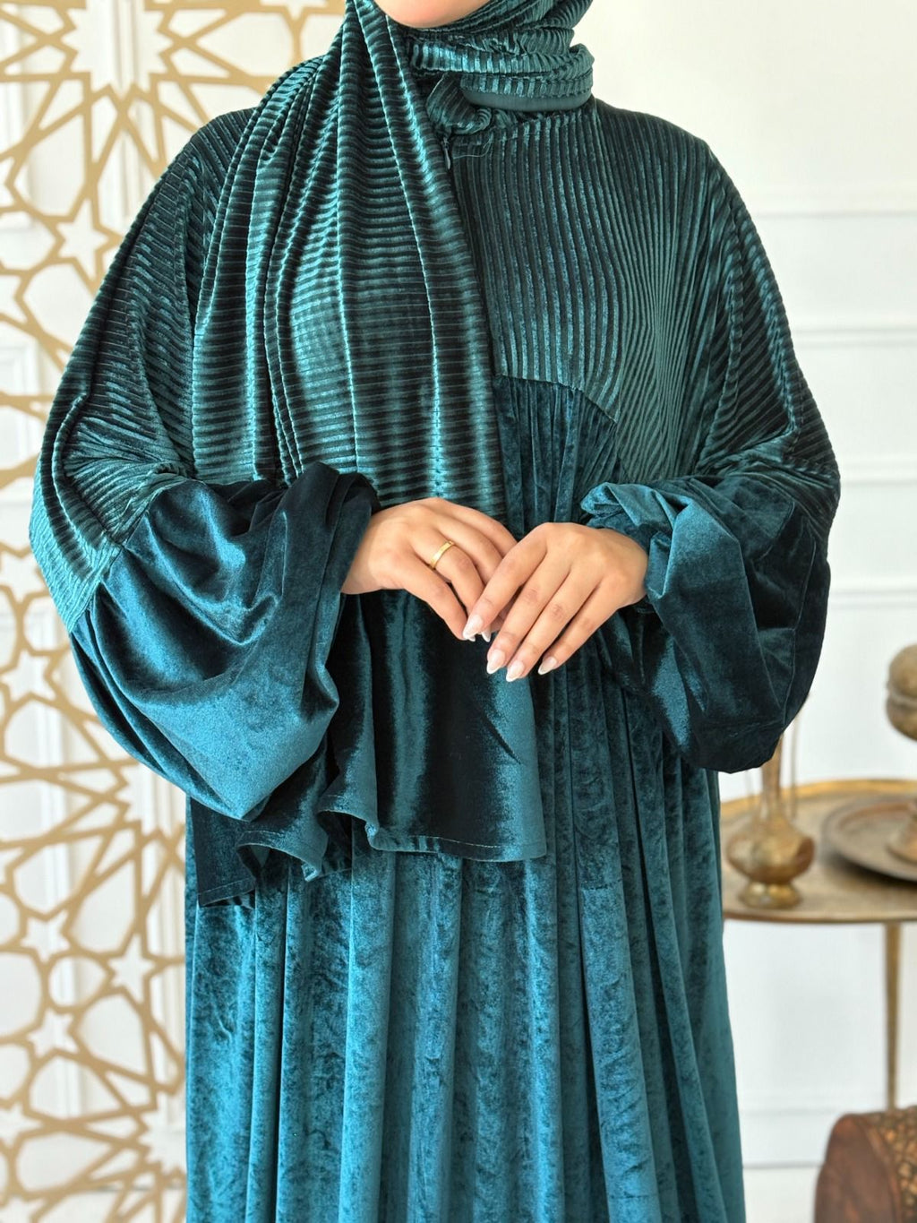 pleated velvet abaya